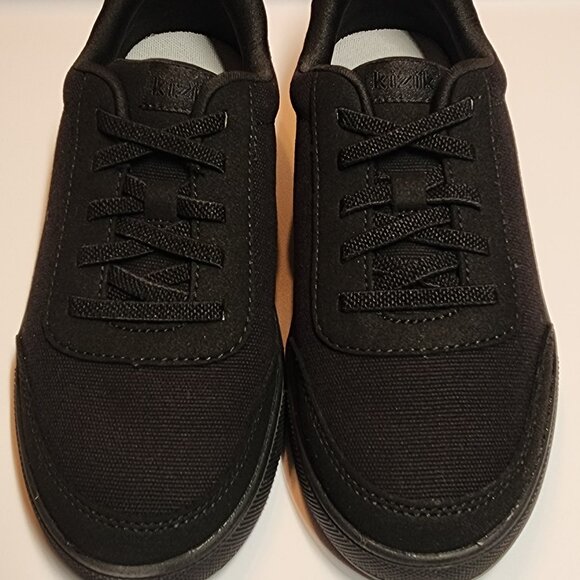 New in box Kizik Prague Kids sneaker 3Y Black - Picture 2 of 6